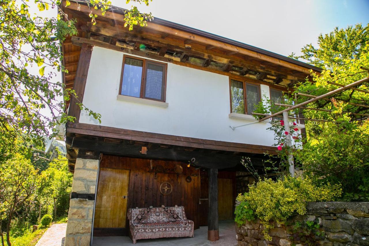 Holiday Home Lyubovo Габрово Екстериор снимка
