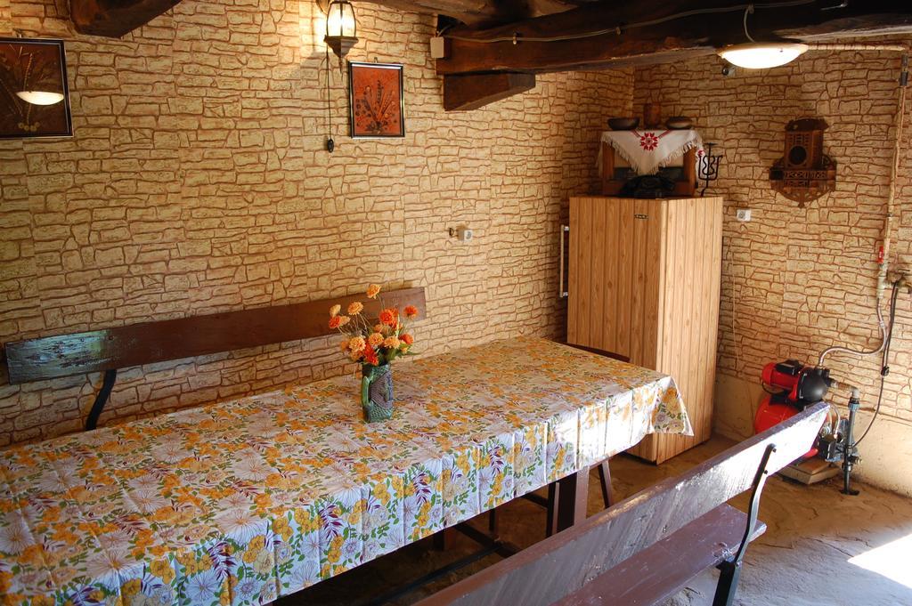 Holiday Home Lyubovo Габрово Екстериор снимка