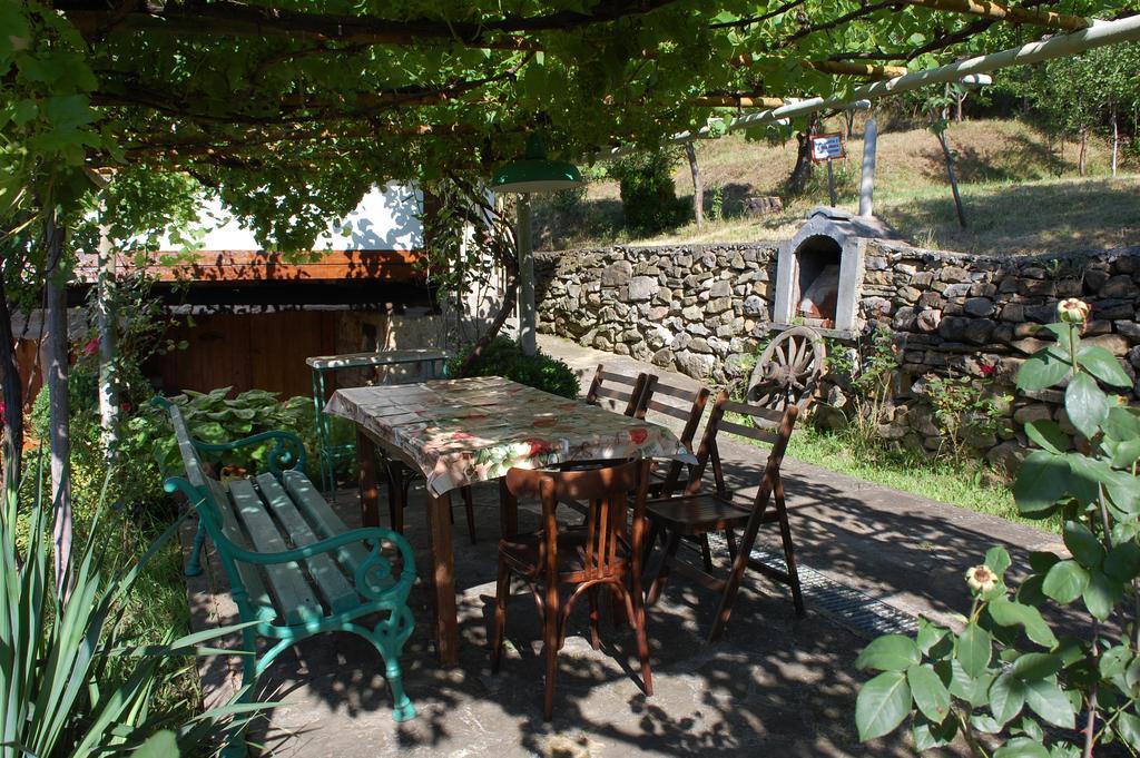 Holiday Home Lyubovo Габрово Екстериор снимка