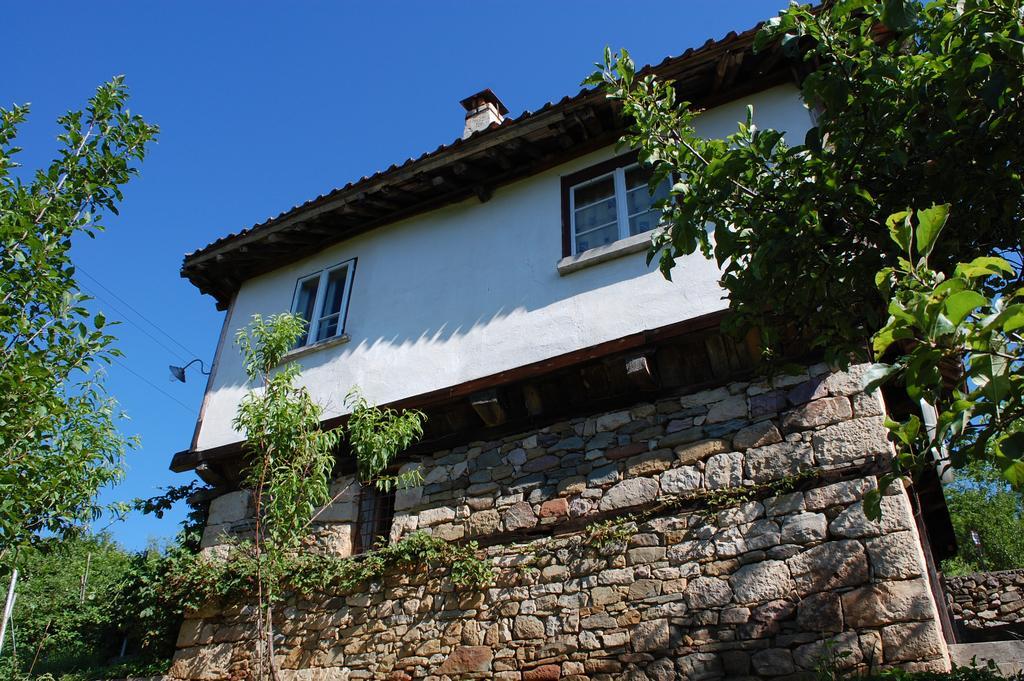 Holiday Home Lyubovo Габрово Екстериор снимка
